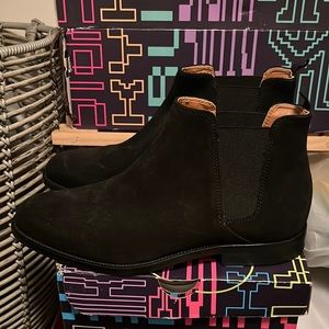 Suede Chelsea Boot Black- (Aldo Shoes) size 9.5